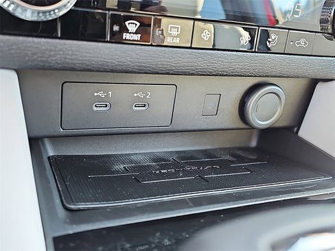 New 2026 Mitsubishi Outlander SE image 17