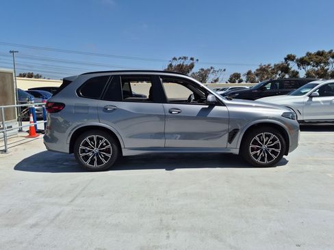 Used 2024 BMW X5 xDrive40i w/ M Sport Package AWD/4WD image 4