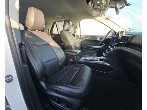 Used 2022 Ford Explorer Limited w/ Equipment Group 301A image 16