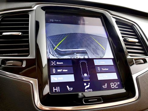 Used 2016 Volvo XC90 T8 Momentum w/ Vision Package image 33