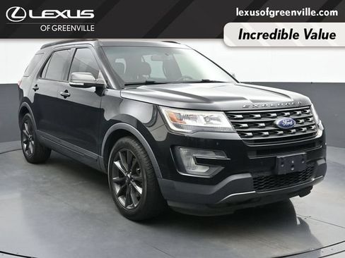 Used 2017 Ford Explorer XLT w/ Equipment Group 202A FWD image 2