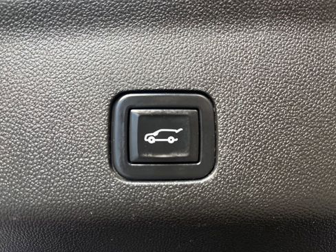 Used 2021 GMC Yukon SLT AWD/4WD image 12