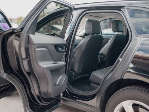 Used 2018 Jaguar F-PACE Premium AWD/4WD image 8