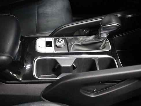 Used 2021 Kia Telluride LX image 19