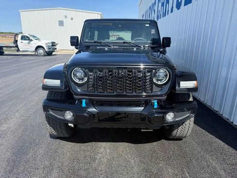 Used 2024 Jeep Wrangler High Altitude AWD/4WD image 3