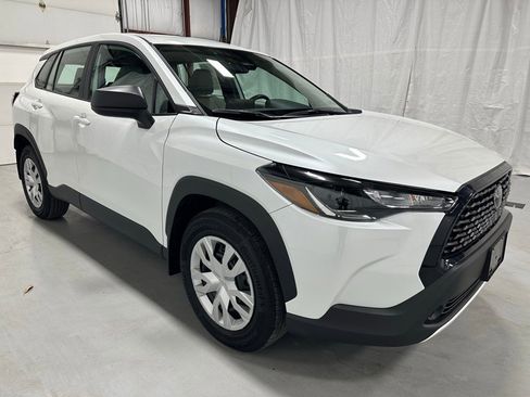 Used 2025 Toyota Corolla Cross L image 1