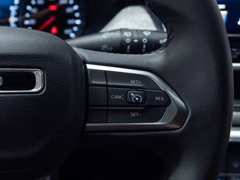 Used 2024 Jeep Compass Latitude AWD/4WD image 15