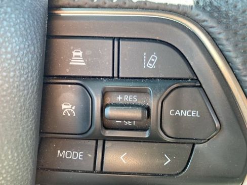 Used 2025 Toyota Tundra Limited AWD/4WD image 22