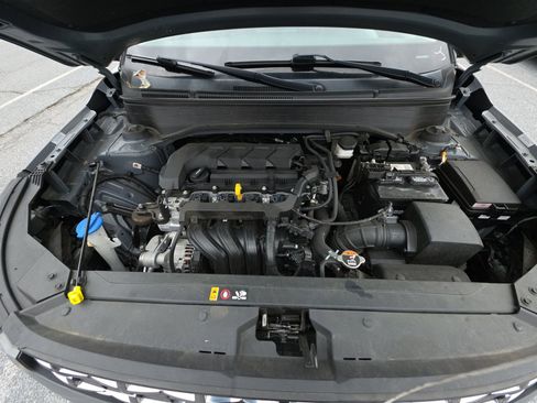 Used 2022 Hyundai Venue Limited w/ Cargo Package FWD image 18