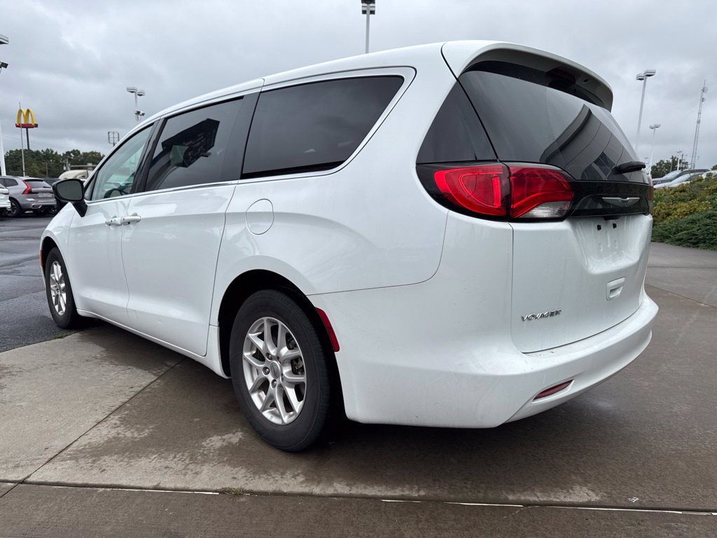 Used 2024 Chrysler Voyager LX FWD image 7