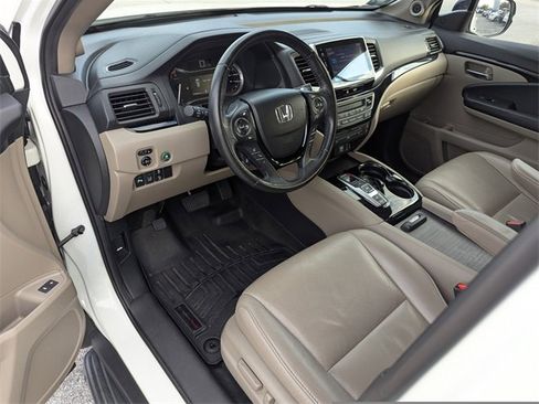 Used 2017 Honda Pilot Elite image 10