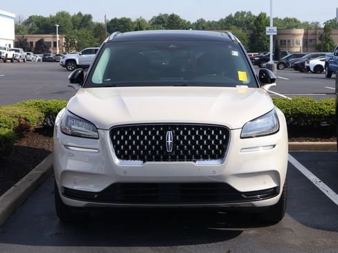 Used 2022 Lincoln Corsair Grand Touring AWD/4WD image 2