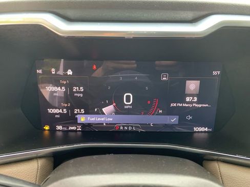 Used 2025 GMC Canyon Denali AWD/4WD image 17