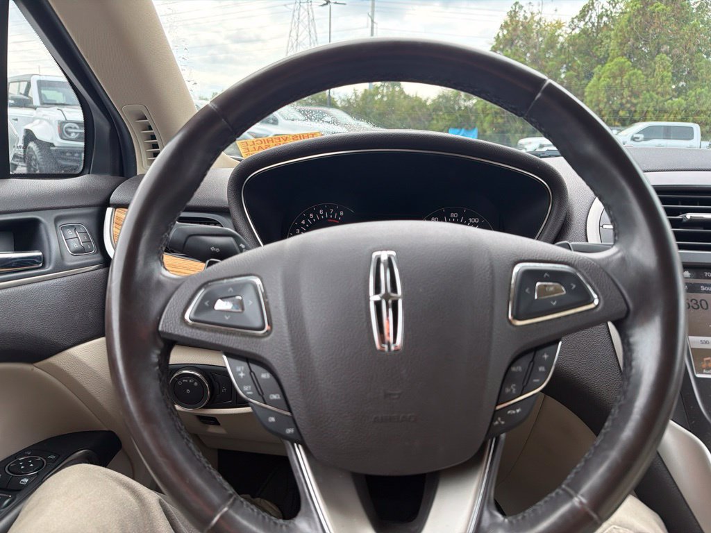 Used 2016 Lincoln MKC Select w/ Select Plus Package FWD image 5