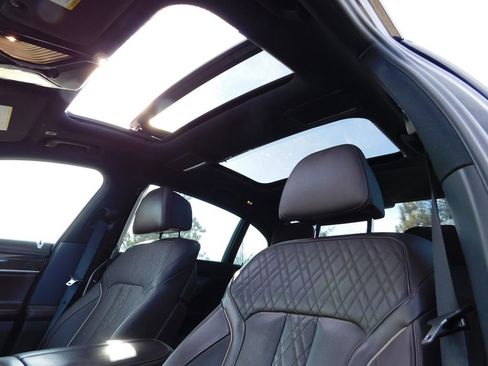 Used 2017 BMW 750i xDrive 750i xDrive image 17