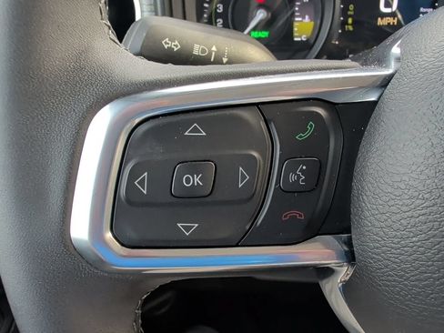 Used 2025 Jeep Wrangler Unlimited Sahara w/ Safety Group AWD/4WD image 16