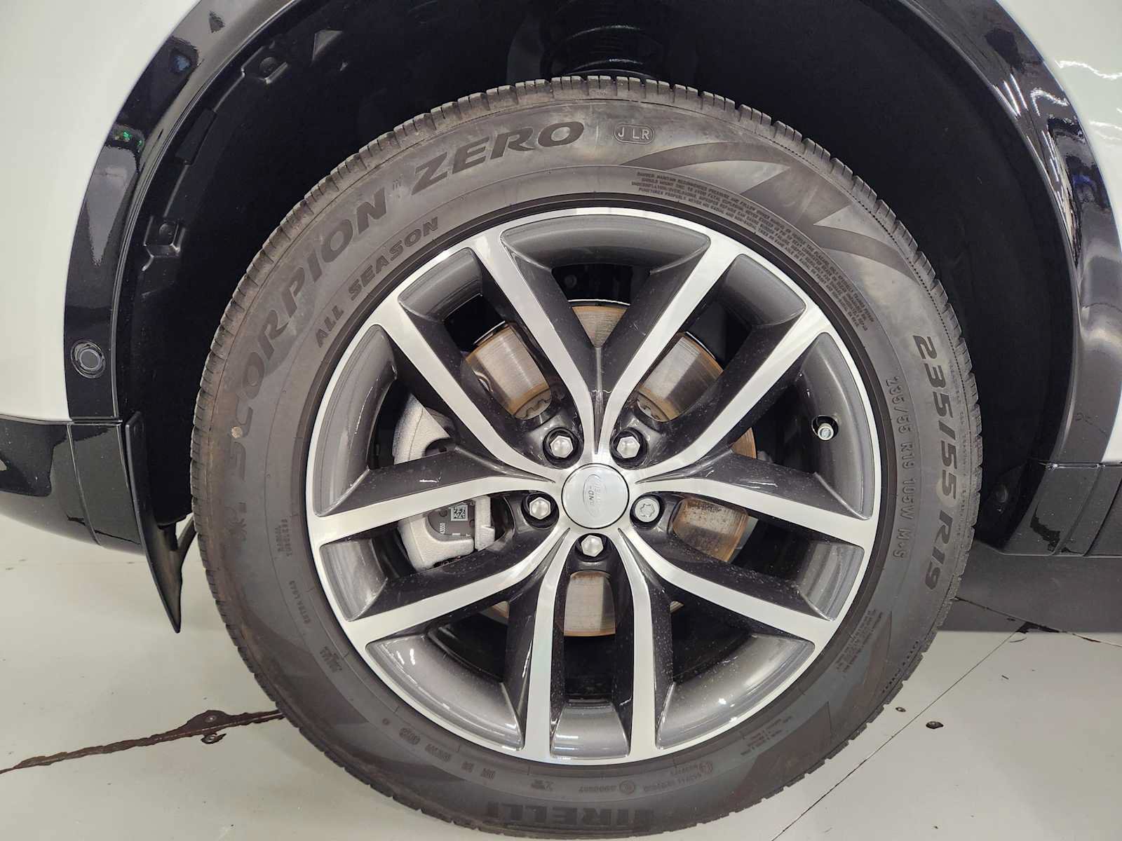 Used 2026 Land Rover Discovery Sport Landmark AWD/4WD image 8