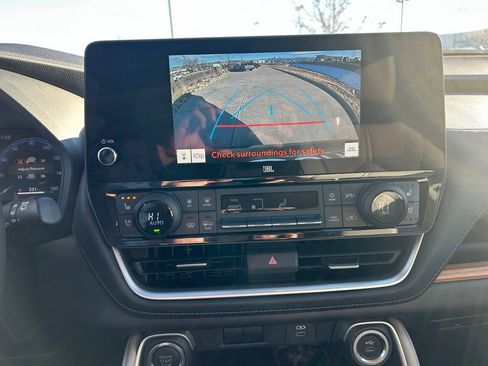 Used 2025 Toyota Grand Highlander Limited image 32