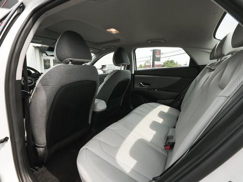 Used 2023 Hyundai Elantra Limited w/ Cargo Package FWD image 40