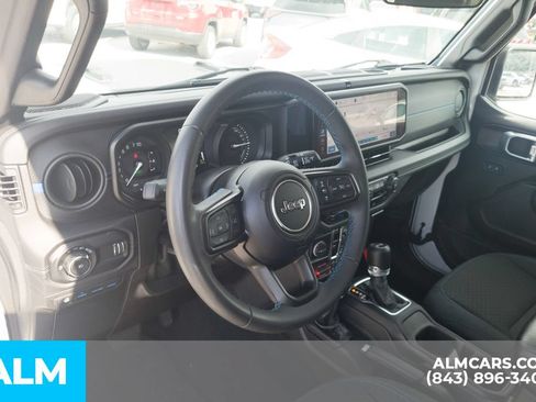 Used 2024 Jeep Wrangler Unlimited Rubicon 4xe AWD/4WD image 5
