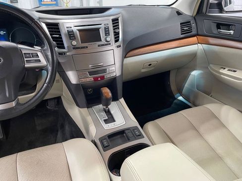 Used 2013 Subaru Outback 2.5i Limited w/ Moonroof Pkg AWD/4WD image 33
