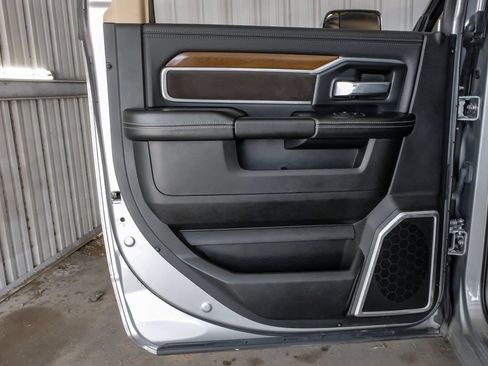 Used 2022 RAM 3500 Laramie AWD/4WD image 47