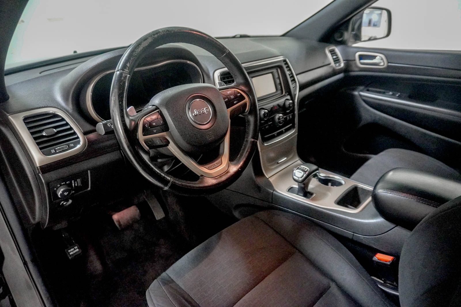 Used 2014 Jeep Grand Cherokee Laredo w/ Quick Order Package 23E AWD/4WD image 19