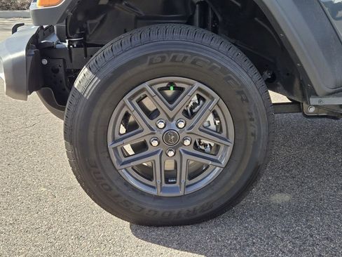 New 2026 Jeep Gladiator Sport AWD/4WD image 7