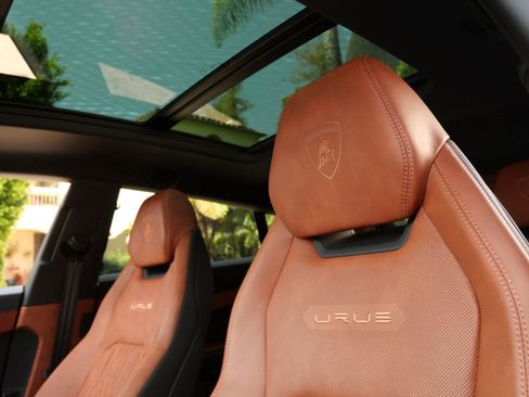 Used 2023 Lamborghini Urus S image 22