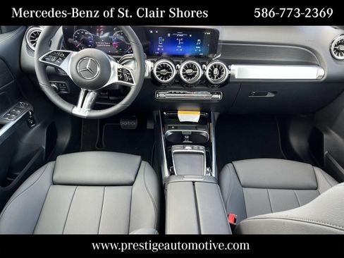 Used 2026 Mercedes-Benz GLB 250 4MATIC image 16