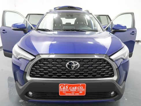 Used 2022 Toyota Corolla Cross XLE w/ Convenience Package AWD/4WD image 28