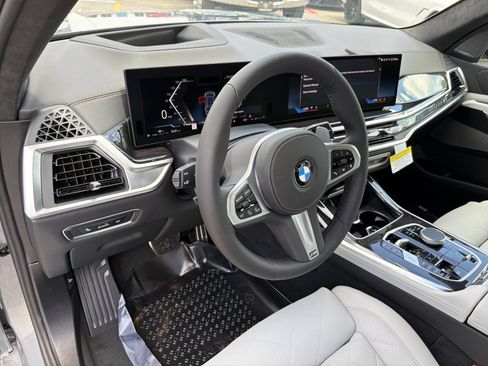 New 2027 BMW X7 xDrive40i w/ M Sport Package AWD/4WD image 25