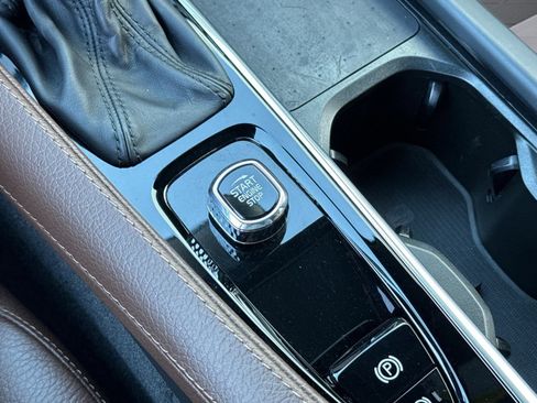 Used 2022 Volvo XC90 T6 Momentum w/ Climate Package image 34