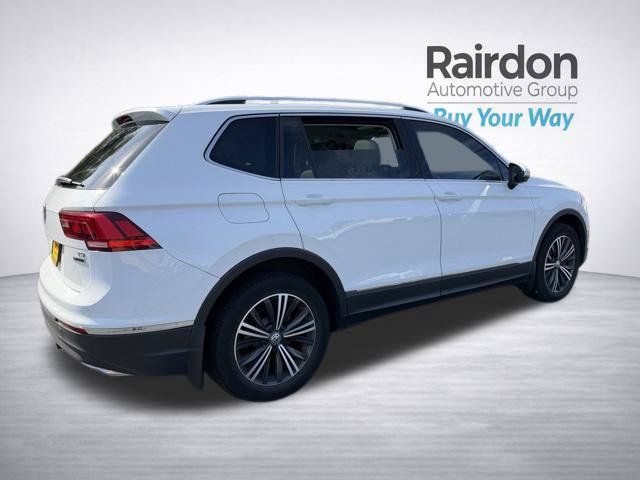 Used 2018 Volkswagen Tiguan SEL AWD/4WD image 7