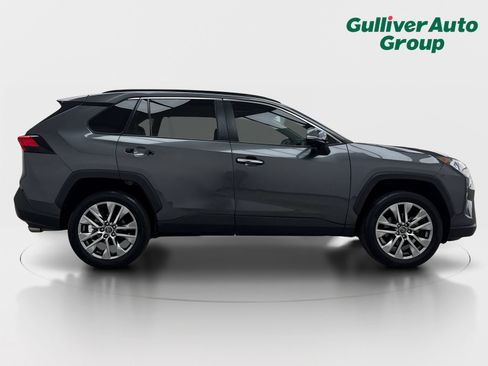 Used 2020 Toyota RAV4 Limited FWD image 10