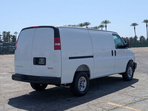 New 2026 GMC Savana 2500 w/ Driver Convenience Package RWD image 7