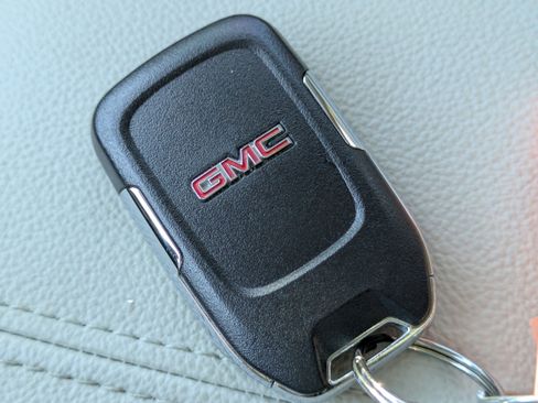 Used 2023 GMC Terrain Denali image 27