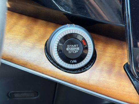 Used 2022 Jeep Grand Wagoneer Series III w/ Flexible Seating Group AWD/4WD image 27