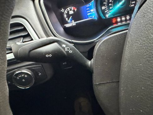 Used 2016 Ford Fusion SE image 18