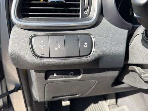 Used 2018 Kia Sorento EX image 7