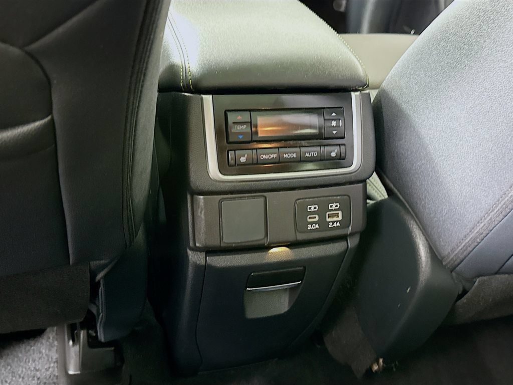 Used 2023 Subaru Ascent Onyx Edition Limited AWD/4WD image 31