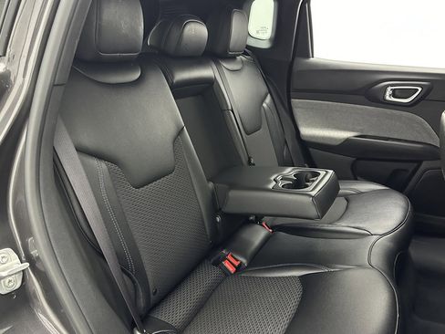 Used 2024 Jeep Compass Latitude w/ Altitude Special Edition image 29