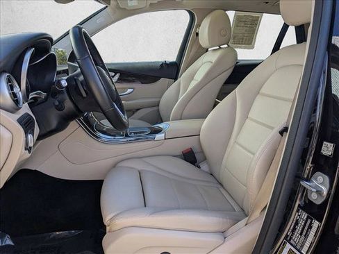 Used 2020 Mercedes-Benz GLC 300 4MATIC image 17