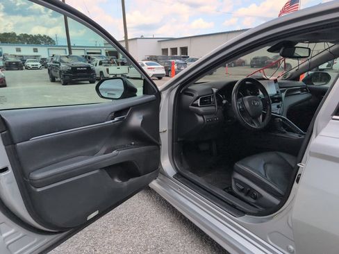 Used 2021 Toyota Camry XSE w/ Navigation Package FWD image 10