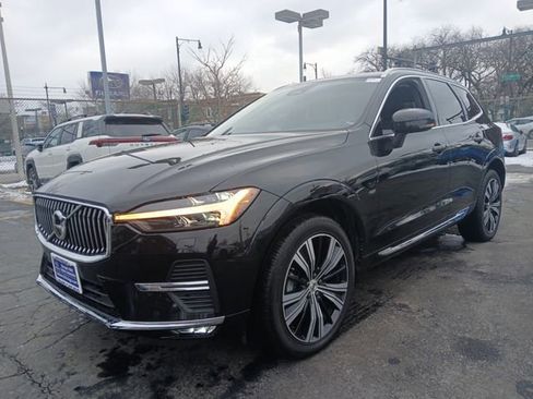 Used 2022 Volvo XC60 B5 Inscription w/ Climate Package image 6