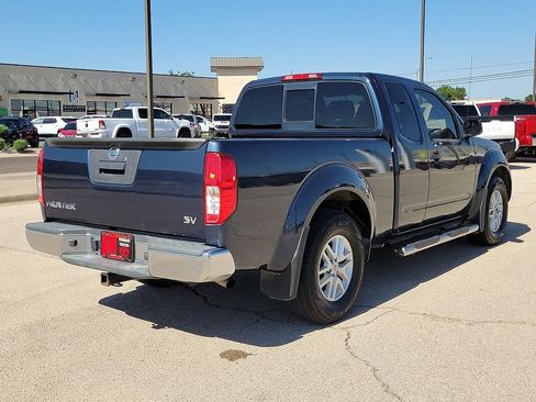 Used 2017 Nissan Frontier SV RWD image 4