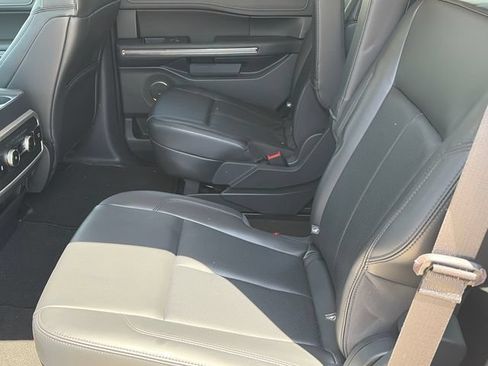 Used 2023 Ford Expedition XLT AWD/4WD image 11