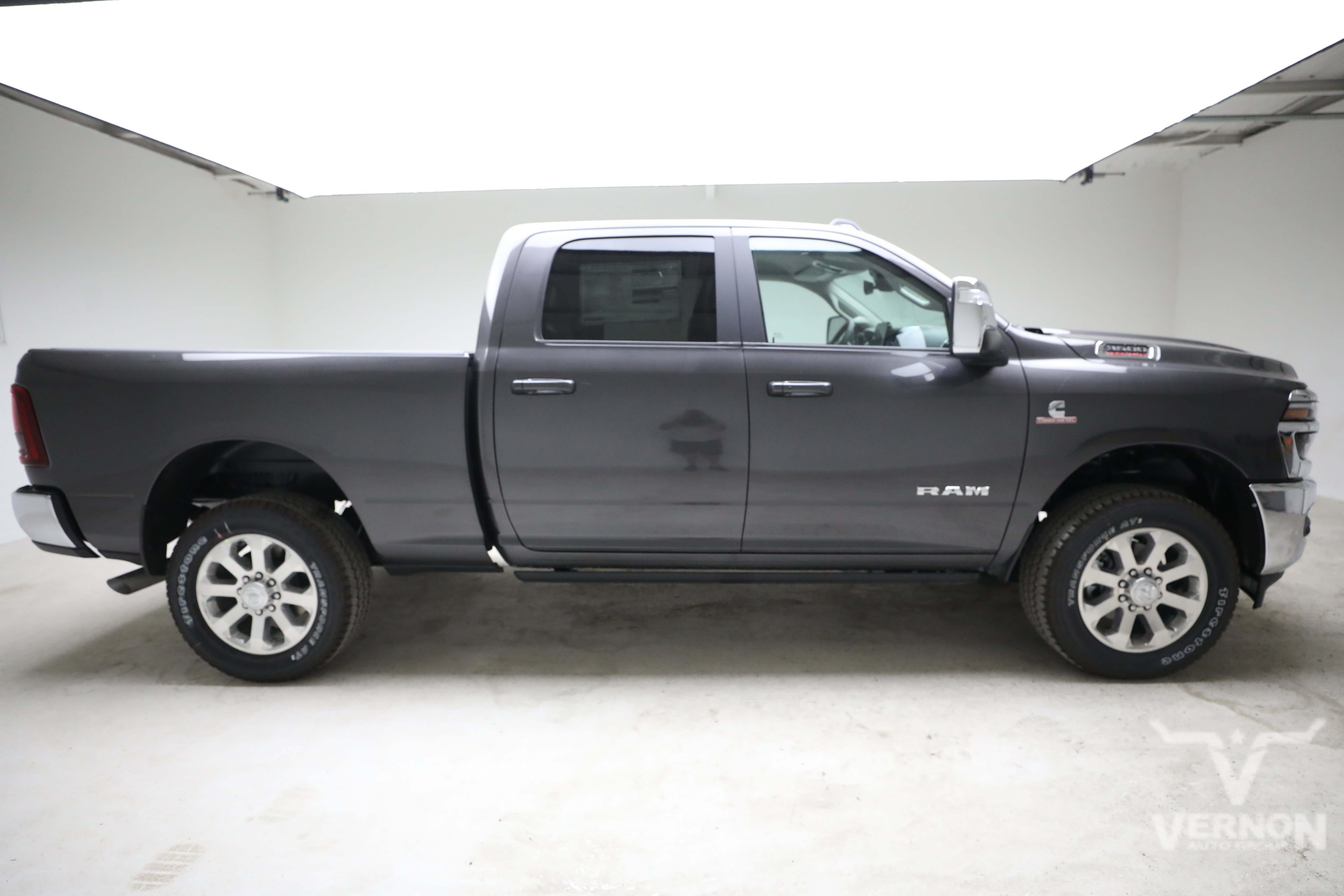 New 2026 RAM 3500 Laramie AWD/4WD image 6