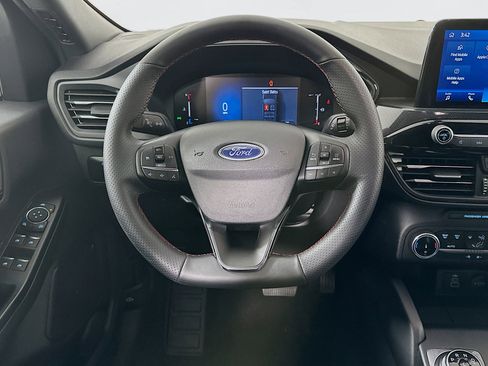 Used 2025 Ford Escape ST-Line image 18