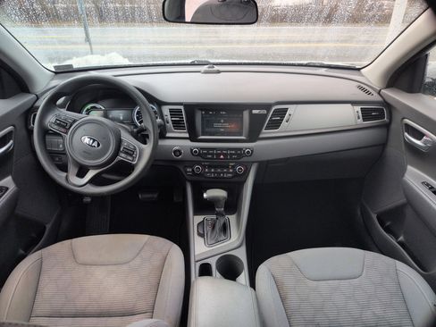 Used 2017 Kia Niro LX image 9
